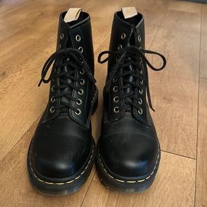 Vegan 1460 Felix doc martens. Women’s size 41/9. Lightly worn.